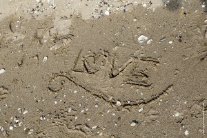 Love dans le sable