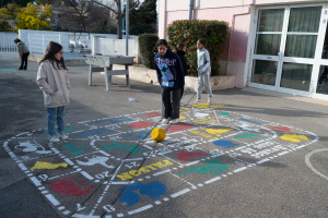 Jeux pochoirs cours d'écoles