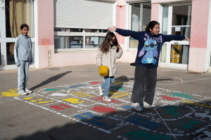 Jeux pochoirs cours d'écoles