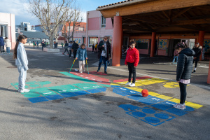 Jeux pochoirs cours d'écoles