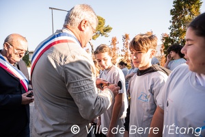 Remise écusson gendarmerie - Classe Défense